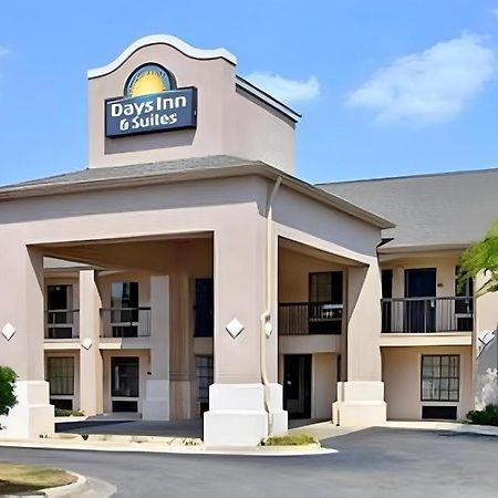 Days Inn & Suites By Wyndham Fort Valley Esterno foto