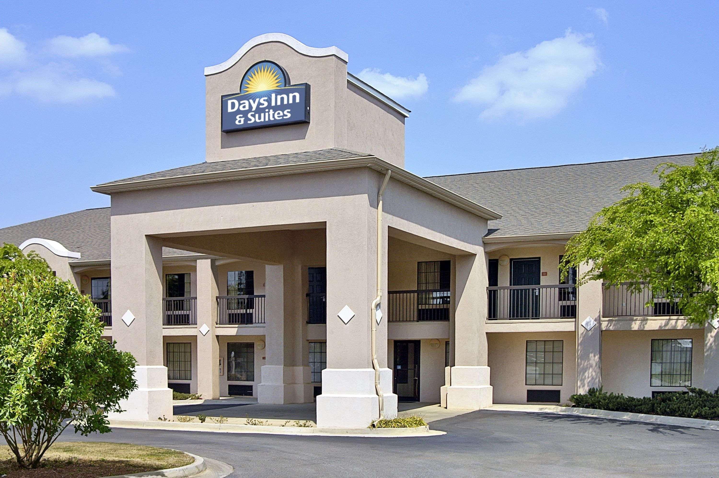 Days Inn & Suites By Wyndham Fort Valley Esterno foto