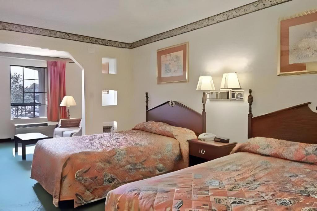 Days Inn & Suites By Wyndham Fort Valley Esterno foto