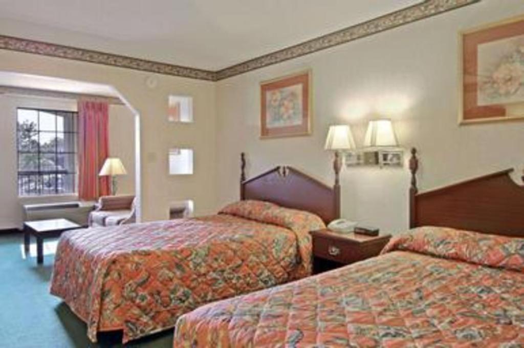 Days Inn & Suites By Wyndham Fort Valley Esterno foto