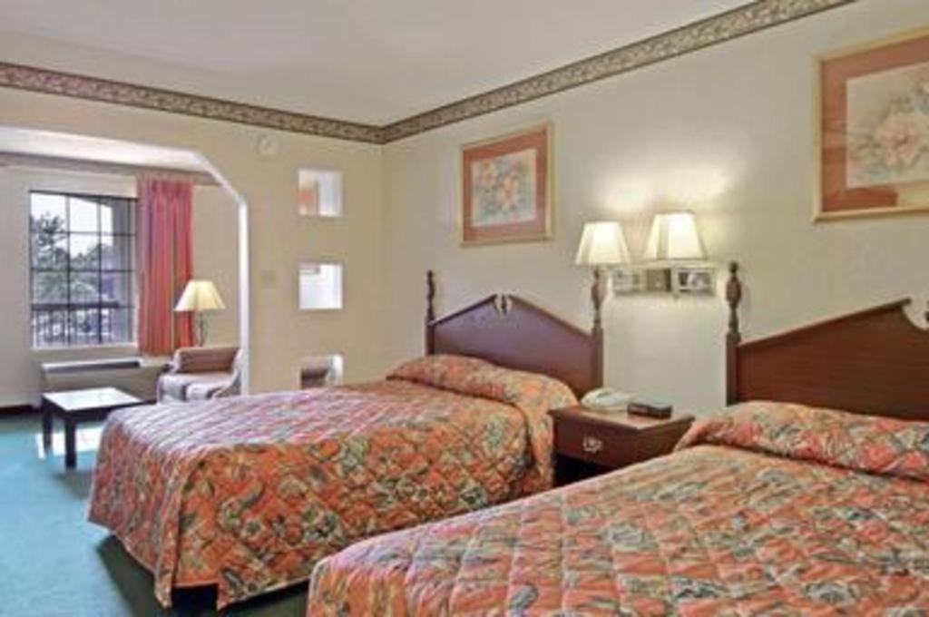 Days Inn & Suites By Wyndham Fort Valley Esterno foto