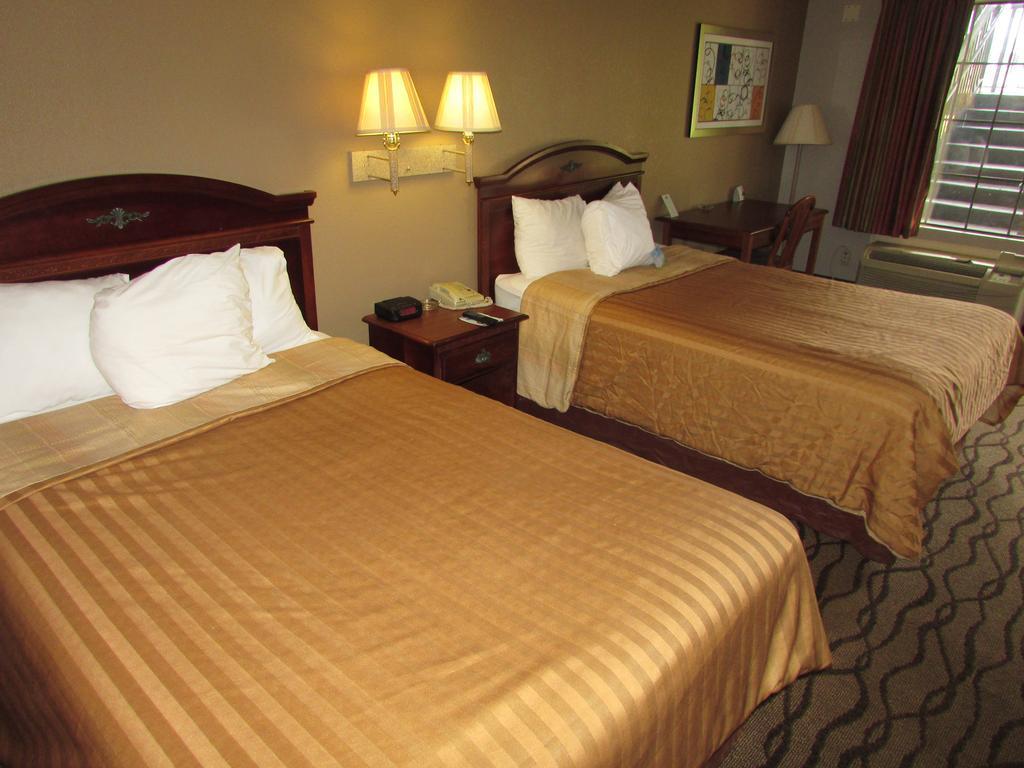 Days Inn & Suites By Wyndham Fort Valley Esterno foto
