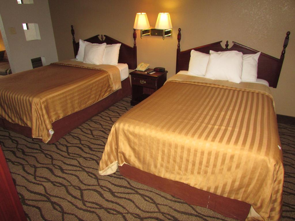 Days Inn & Suites By Wyndham Fort Valley Esterno foto