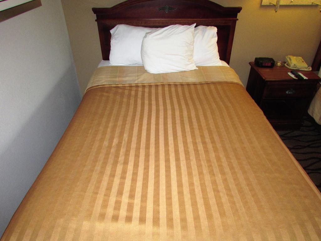 Days Inn & Suites By Wyndham Fort Valley Esterno foto