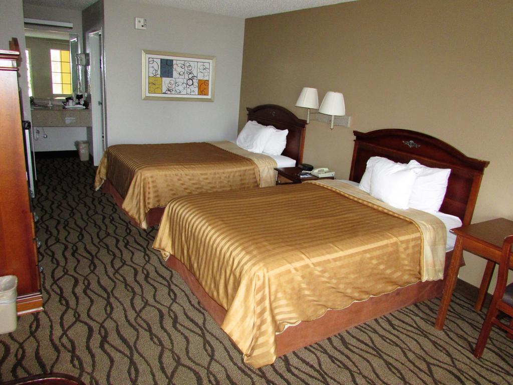 Days Inn & Suites By Wyndham Fort Valley Esterno foto