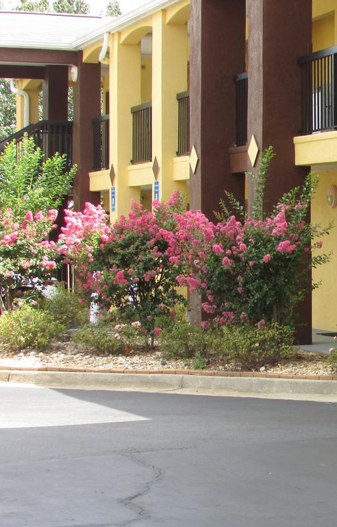 Days Inn & Suites By Wyndham Fort Valley Esterno foto